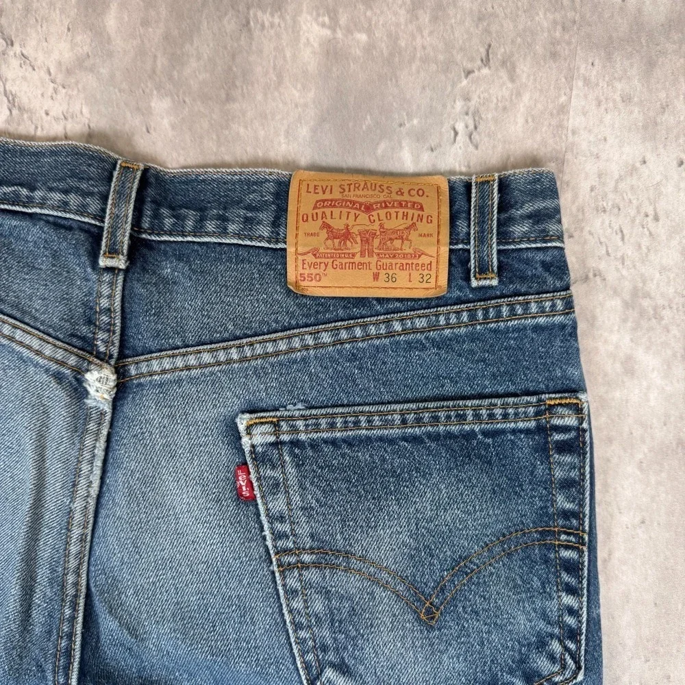 Vintage Levis 550 Jeans Mens 36x32 Blue Denim Faded Straight Fit Baggy USA 90s